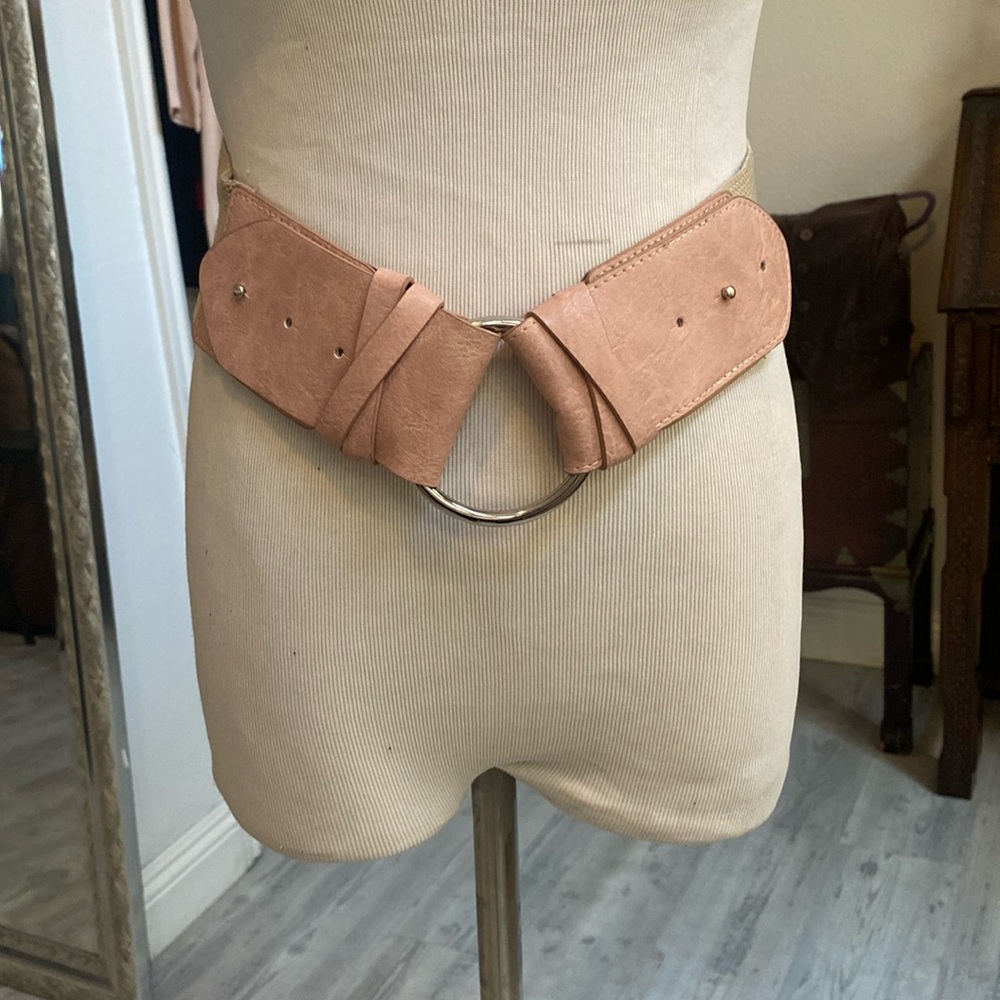 🩷🩷LIGHT PINK-N-TAN STRETCH BELT🩷🩷
